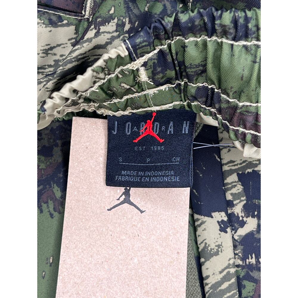 Women’s Jordan Brooklyn Camo Novelty pants size small - Picture 9 of 11